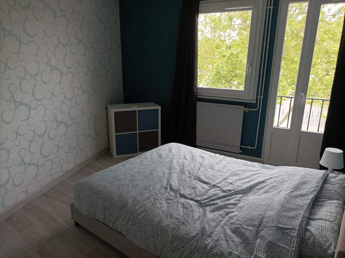 Joli Appartement Type 5 En Centre Ville Шатору Екстер'єр фото